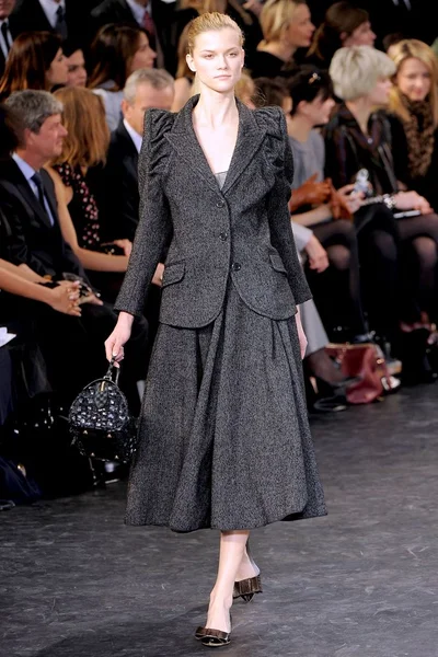 Look 8